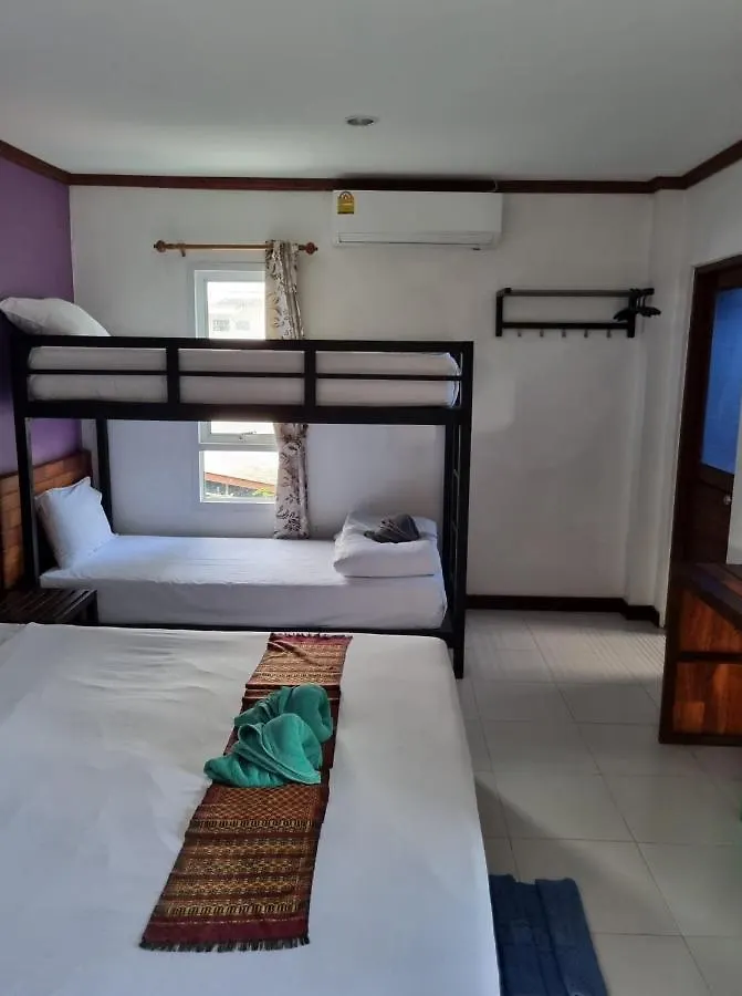 Cha-Cha Hotel Ko Lanta 3*,
